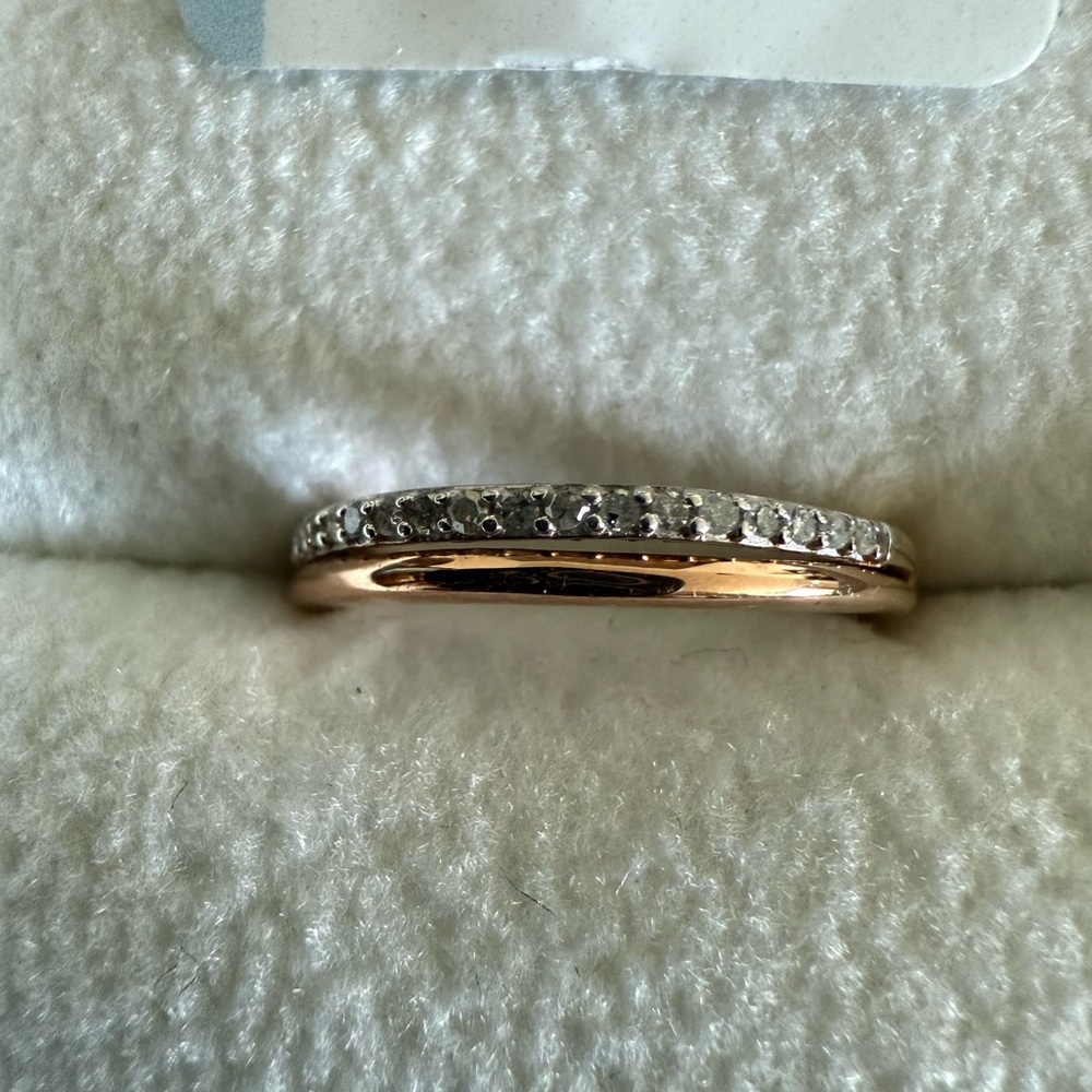 4MM 1/4 CT. T.W. Genuine White Diamond 10K Rose Gold Wedding Band